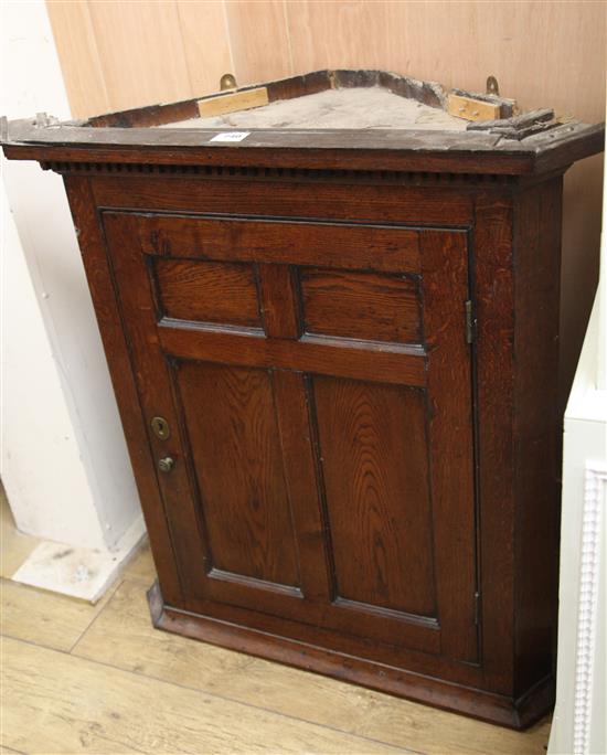 An oak corner cupboard, H.92cm